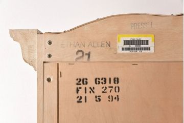 中古　ETHAN ALLEN(イーセンアーレン)　大型チャイナキャビネット(カップボード、食器棚、飾り棚)