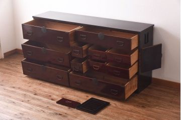アンティーク家具　和製アンティーク　前面ケヤキ材　銅金具が印象的なからくり付き大川箪笥サイドボード(時代箪笥・キャビネット)