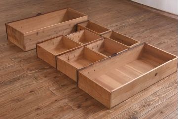 アンティーク家具　和製アンティーク　前面ケヤキ材　銅金具が印象的なからくり付き大川箪笥サイドボード(時代箪笥・キャビネット)