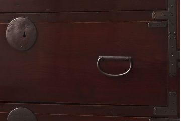 アンティーク家具　和製アンティーク　前面ケヤキ材　銅金具が印象的なからくり付き大川箪笥サイドボード(時代箪笥・キャビネット)