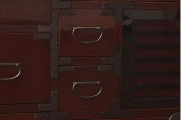 アンティーク家具　和製アンティーク　前面ケヤキ材　銅金具が印象的なからくり付き大川箪笥サイドボード(時代箪笥・キャビネット)