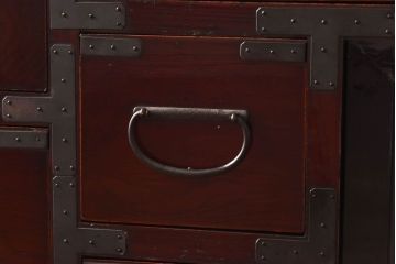 アンティーク家具　和製アンティーク　前面ケヤキ材　銅金具が印象的なからくり付き大川箪笥サイドボード(時代箪笥・キャビネット)