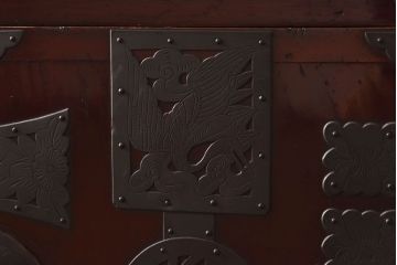 アンティーク家具　和製アンティーク　前面ケヤキ材　銅金具が印象的なからくり付き大川箪笥サイドボード(時代箪笥・キャビネット)