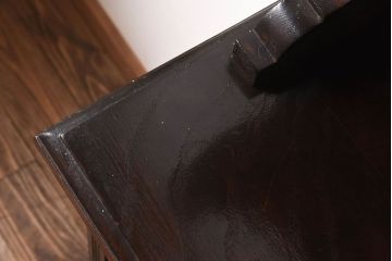 アンティーク家具　イギリスアンティーク　オーク材　重厚な佇まいが魅力のキャビネット(キッチンボード、サイドボード)