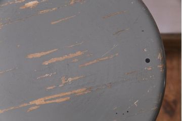 アンティーク家具　アンティーク　シャビーな風合いがおしゃれなペイントスツール(花台)