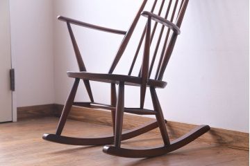 ヴィンテージ家具　イギリスビンテージ　ERCOL(アーコール)　ゴールドスミス・ロッキングチェア