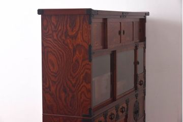 中古　桜木家具店製　本漆　岩谷堂箪笥　上質な和の雰囲気漂う鳴子型飾棚1号(収納棚)