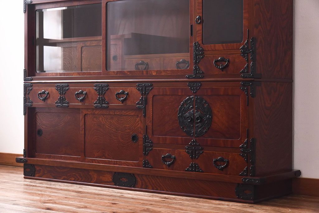 中古　桜木家具店製　本漆　岩谷堂箪笥　上質な和の雰囲気漂う鳴子型飾棚1号(収納棚)