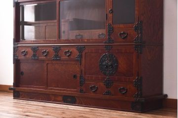 中古　桜木家具店製　本漆　岩谷堂箪笥　上質な和の雰囲気漂う鳴子型飾棚1号(収納棚)