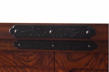 中古　桜木家具店製　本漆　岩谷堂箪笥　上質な和の雰囲気漂う鳴子型飾棚1号(収納棚)