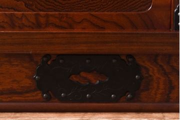 中古　桜木家具店製　本漆　岩谷堂箪笥　上質な和の雰囲気漂う鳴子型飾棚1号(収納棚)