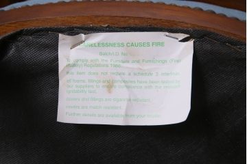 ビンテージ家具　ヨーロッパヴィンテージ　クラシカルなデザインが目を惹くロココ調ダイニングチェア(サロンチェア、椅子)