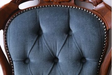 ビンテージ家具　ヨーロッパヴィンテージ　クラシカルなデザインが目を惹くロココ調ダイニングチェア(サロンチェア、椅子)