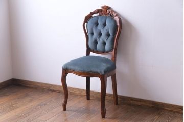 ビンテージ家具　ヨーロッパヴィンテージ　クラシカルなデザインが目を惹くロココ調ダイニングチェア(サロンチェア、椅子)(1)