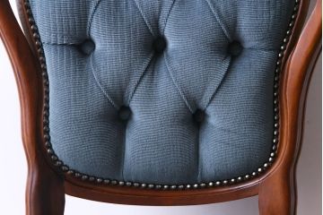 ビンテージ家具　ヨーロッパヴィンテージ　クラシカルなデザインが目を惹くロココ調ダイニングチェア(サロンチェア、椅子)(1)