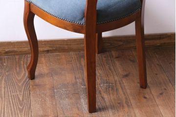 ビンテージ家具　ヨーロッパヴィンテージ　クラシカルなデザインが目を惹くロココ調ダイニングチェア(サロンチェア、椅子)(1)