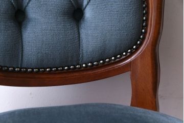 ビンテージ家具　ヨーロッパヴィンテージ　クラシカルなデザインが目を惹くロココ調ダイニングチェア(サロンチェア、椅子)(2)