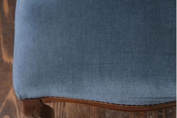 ビンテージ家具　ヨーロッパヴィンテージ　クラシカルなデザインが目を惹くロココ調ダイニングチェア(サロンチェア、椅子)(2)