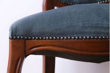 ビンテージ家具　ヨーロッパヴィンテージ　クラシカルなデザインが目を惹くロココ調ダイニングチェア(サロンチェア、椅子)(2)