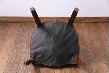 ビンテージ家具　ヨーロッパヴィンテージ　クラシカルなデザインが目を惹くロココ調ダイニングチェア(サロンチェア、椅子)(2)