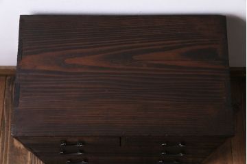 レトロ家具　昭和初期　レトロ　古い木の質感が味わい深い小引き出し(チェスト)