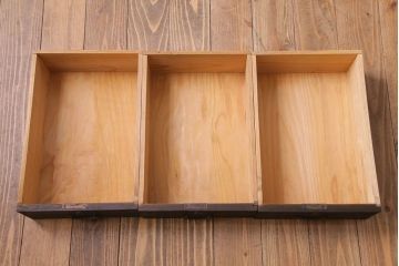 レトロ家具　昭和レトロ　リメイク　脚付き　古い桐材とモールガラスの味わいが魅力的な箪笥ローボード(リビングボード、戸棚、収納棚、桐箪笥、桐たんす)