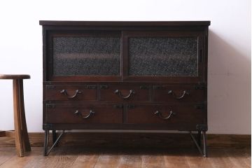 レトロ家具　和製アンティーク　ダイヤガラス入り　レトロな空間にも馴染むリメイク箪笥ローボード(ローチェスト、収納棚)