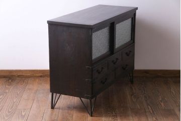 レトロ家具　和製アンティーク　ダイヤガラス入り　レトロな空間にも馴染むリメイク箪笥ローボード(ローチェスト、収納棚)