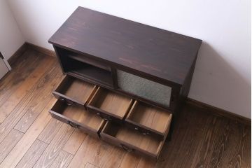 レトロ家具　和製アンティーク　ダイヤガラス入り　レトロな空間にも馴染むリメイク箪笥ローボード(ローチェスト、収納棚)