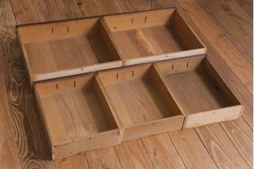 レトロ家具　和製アンティーク　ダイヤガラス入り　レトロな空間にも馴染むリメイク箪笥ローボード(ローチェスト、収納棚)