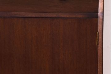 北欧家具　ヴィンテージ　チーク材　リングの取っ手が個性的なサイドボード(リビングボード、サイドキャビネット、ビンテージ)