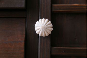 和製アンティーク　古材使用の横開き戸付きパタパタ収納棚(下駄箱、靴箱)