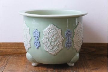 アンティーク雑貨　和製アンティーク　レトロな色合いの陽刻青磁盆栽鉢(植木鉢)