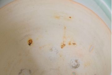 アンティーク雑貨　和製アンティーク　レトロな色合いの陽刻青磁盆栽鉢(植木鉢)