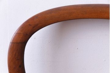 アンティーク家具　イギリスアンティーク　細身の脚がおしゃれなバルーンバックチェア(ダイニングチェア、椅子)(1)