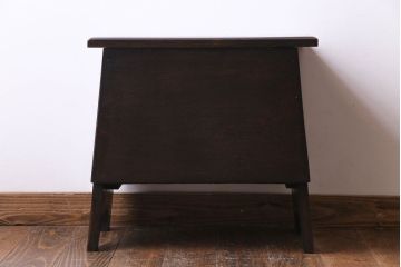 ヴィンテージ家具　イギリスビンテージ　オーク材　彫刻が上品な収納付きスツール(チェア、ベンチ、椅子)