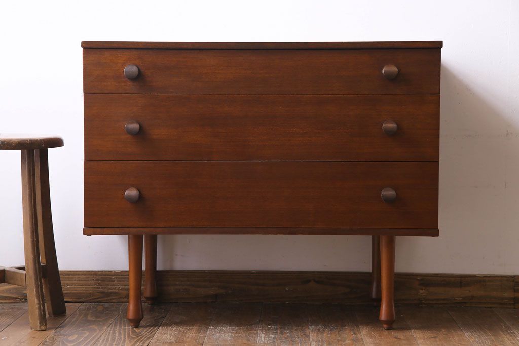 ヴィンテージ家具　北欧ビンテージ　AVALON　モダンな雰囲気のサイドチェスト(サイドボード)