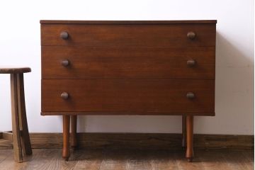 ヴィンテージ家具　北欧ビンテージ　AVALON　モダンな雰囲気のサイドチェスト(サイドボード)