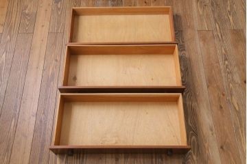 ヴィンテージ家具　北欧ビンテージ　AVALON　モダンな雰囲気のサイドチェスト(サイドボード)