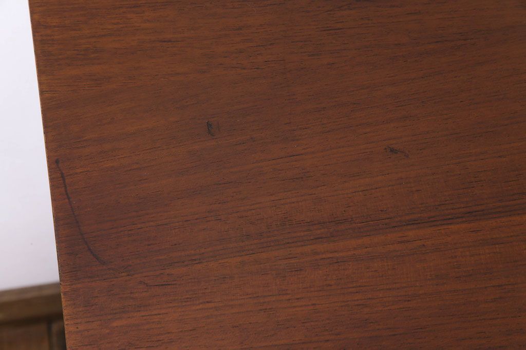 ヴィンテージ家具　北欧ビンテージ　AVALON　モダンな雰囲気のサイドチェスト(サイドボード)