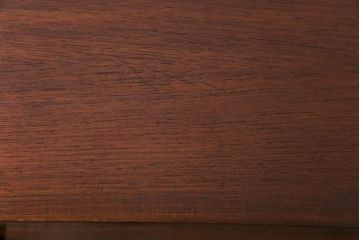 ヴィンテージ家具　北欧ビンテージ　AVALON　モダンな雰囲気のサイドチェスト(サイドボード)