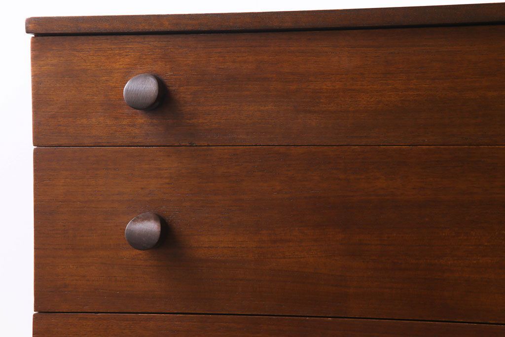 ヴィンテージ家具　北欧ビンテージ　AVALON　モダンな雰囲気のサイドチェスト(サイドボード)