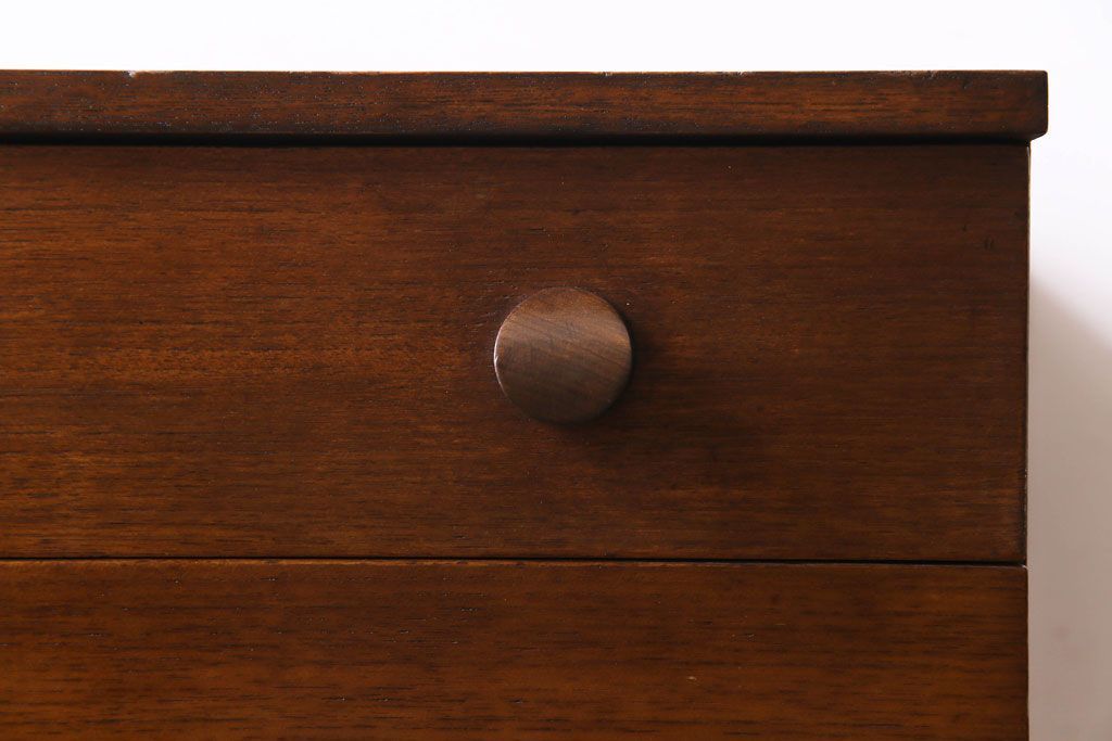 ヴィンテージ家具　北欧ビンテージ　AVALON　モダンな雰囲気のサイドチェスト(サイドボード)