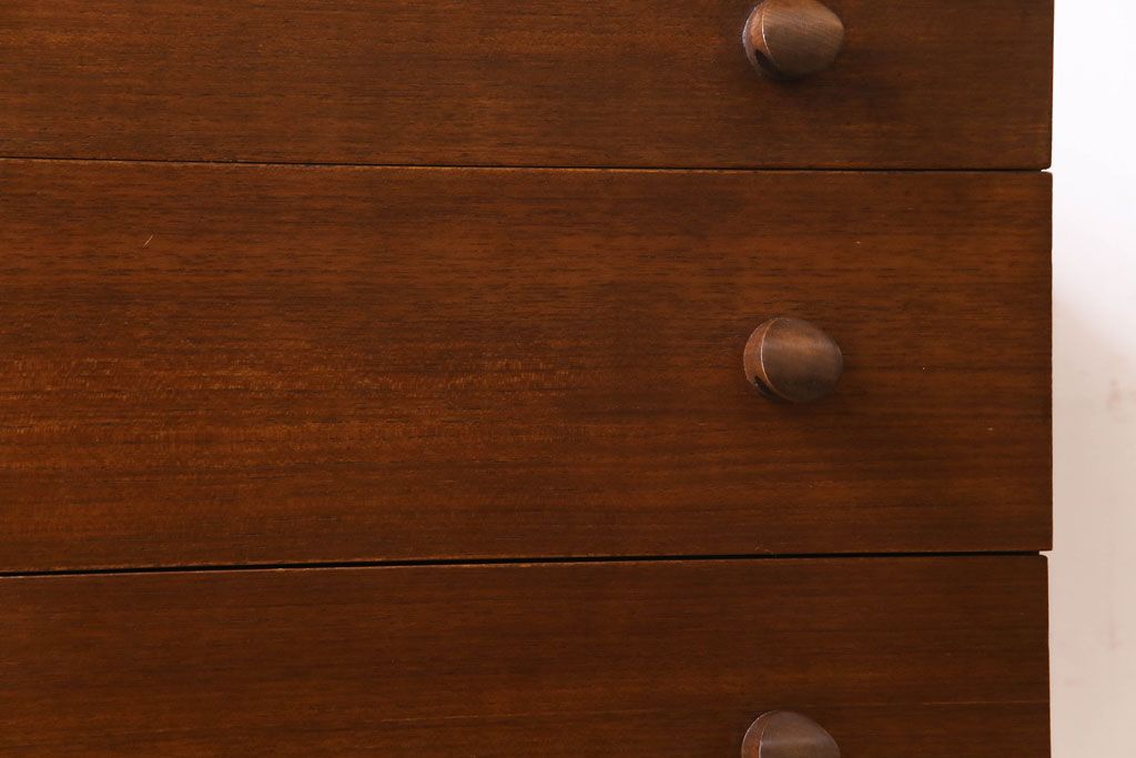 ヴィンテージ家具　北欧ビンテージ　AVALON　モダンな雰囲気のサイドチェスト(サイドボード)