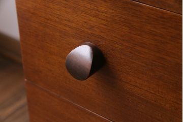 ヴィンテージ家具　北欧ビンテージ　AVALON　モダンな雰囲気のサイドチェスト(サイドボード)