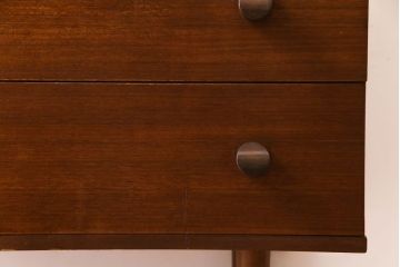 ヴィンテージ家具　北欧ビンテージ　AVALON　モダンな雰囲気のサイドチェスト(サイドボード)