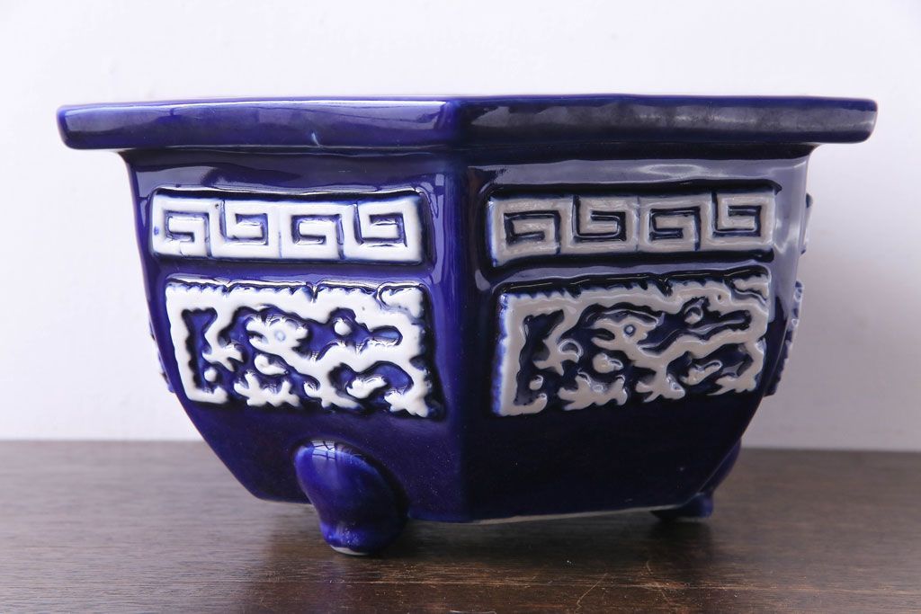 アンティーク雑貨　和製アンティーク　陽刻の細かな柄が目を引く六角植木鉢(2)