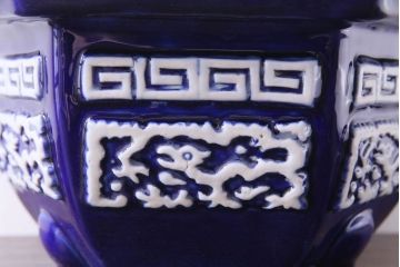 アンティーク雑貨　和製アンティーク　陽刻の細かな柄が目を引く六角植木鉢(2)