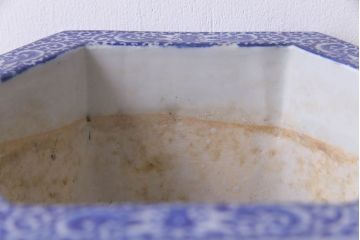アンティーク雑貨　和製アンティーク　様々な草花が描かれた上品な六角植木鉢