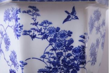 アンティーク雑貨　和製アンティーク　様々な草花が描かれた上品な六角植木鉢